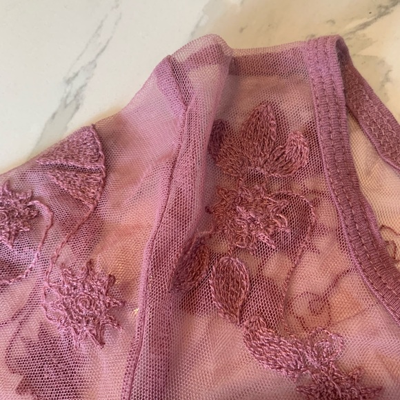 Free People blouse. Lace with jersey material. - Picture 6 of 7